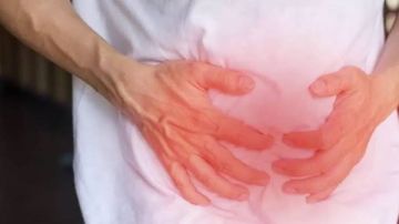 تحذير طبي: وجبة شهيرة ترفع خطر الإصابة بسرطان المعدة بنسبة 55 