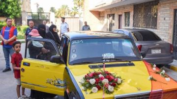 بحضور محافظ الإسكندرية.. مصر أكتوبر يسلم تاكسي جديدا للسائق المتضرر من السيول بحضور محافظ الإسكندرية.. مصر أكتوبر يسلم تاكسي جديدا للسائق المتضرر من السيول