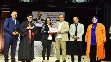 لتوزيعها على الأكثر احتياجا.. محافظ أسيوط يطلق مبادرة لجمع مليون قطعة ملابس لتوزيعها على الأكثر احتياجا.. محافظ أسيوط يطلق مبادرة لجمع مليون قطعة ملابس