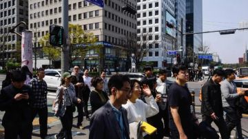 كوريا الجنوبية تفتح صناديق الاقتراع في انتخابات رئاسية استثنائية