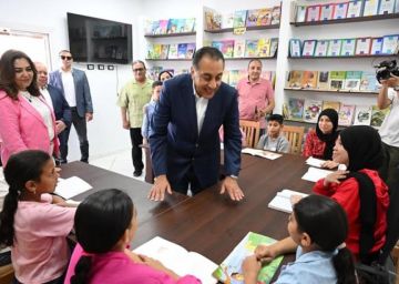 ٢٨ منفذا ثقافيا.. رئيس الوزراء يتفقد مشروع كتابك الثقافي بقرية زاوية صقر بمحافظة البحيرة ٢٨ منفذا ثقافيا.. رئيس الوزراء يتفقد مشروع كتابك الثقافي بقرية زاوية صقر بمحافظة البحيرة