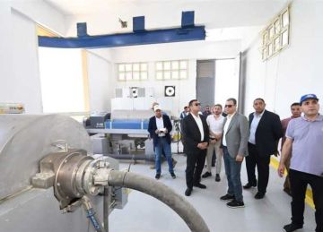وزير الإسكان ومحافظ القليوبية يتابعان مشروعات المياه والصرف بقرى حياة كريمة 