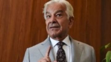 وزير الدفاع الباكستاني يحذر من جر الشرق الأوسط لحرب كبري تشمل دول الجوار