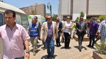 تزامنا مع اليوم العالمي .. محافظ أسيوط يطلق حملة للتبرع بالدم