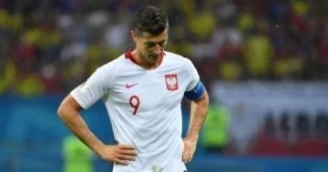 ليفاندوفسكي يقرر الابتعاد عن منتخب بولندا بعد خلافه مع المدرب ليفاندوفسكي يقرر الابتعاد عن منتخب بولندا بعد خلافه مع المدرب