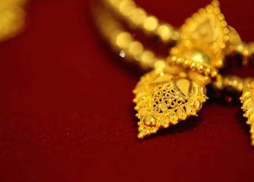 4 نصائح قبل شراء المشغولات الذهبية.. الشعبة تكشف توقعات الأسعار خلال الفترة المقبلة 4 نصائح قبل شراء المشغولات الذهبية.. الشعبة تكشف توقعات الأسعار خلال الفترة المقبلة