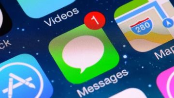 مع تحديث iOS 26.. آبل تضيف ميزات واتساب إلى iMessage