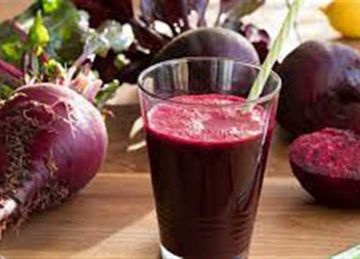 يحميك من أمراض القلب.. 8 فوائد مذهلة عند تناول عصير البنجر والجزر كل صباح