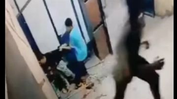 شاب ينقذ زميله من الكهرباء في برج بمنطقة فيصل.. التفاصيل الكاملة