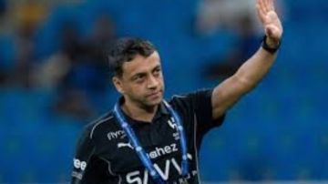 الشلهوب يرفض مساعدة إنزاجي في تدريب الهلال.. وينتظر العروض