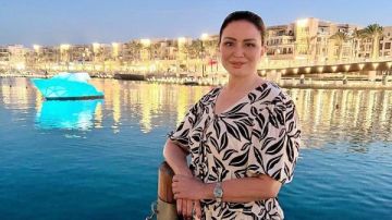 الله على جمالك يا مصر.. إلهام شاهين تخطف الأنظار من الساحل الشمالي