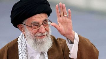 خامنئي: العدو الصهيوني يعاقب في هذه اللحظة خامنئي: العدو الصهيوني يعاقب في هذه اللحظة