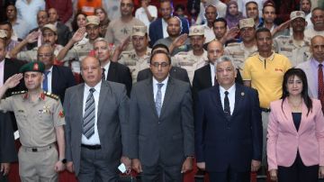 محافظ قنا يشهد ندوة توعوية بقصر الثقافة ضمن مبادرة معا نحميها 