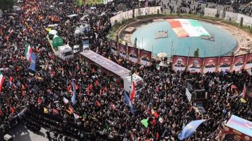 إيران تشيع جثامين قادة عسكريين وعلماء نوويين اغتالتهم إسرائيل إيران تشيع جثامين قادة عسكريين وعلماء نوويين اغتالتهم إسرائيل