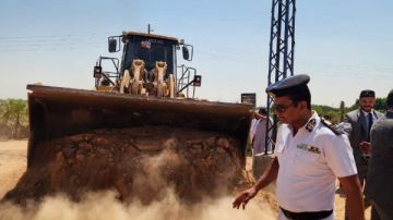 الإسكان: إزالة تعديات واسترداد 153 فدانا بسفنكس الجديدة الإسكان: إزالة تعديات واسترداد 153 فدانا بسفنكس الجديدة