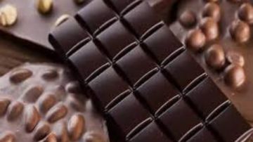 الشوكولاتة الداكنة مسموح بها في الريجيم .. إليك فوائدها المدهشة