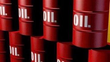 خبير طاقة: إغلاق مضيق هرمز قد يدفع سعر النفط إلى 130 دولار