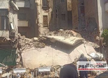 نجل مصابة في انهيار عقار شبرا: كلب أنقذ والدتي وشقيقي من الموت (فيديو) نجل مصابة في انهيار عقار شبرا: كلب أنقذ والدتي وشقيقي من الموت (فيديو)