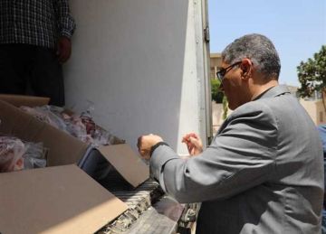 الجيزة تسلم الأسر الأولى بالرعاية الدفعة الأولى من لحوم صكوك الأضاحي (صور)
