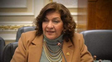 النائبة ايفلين متى تتقدم بطلب إحاطة بشأن ارتفاع نسبة الملوحة وتغير لون المياه ببحيرة المنزلة النائبة ايفلين متى تتقدم بطلب إحاطة بشأن ارتفاع نسبة الملوحة وتغير لون المياه ببحيرة المنزلة