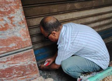 غلق 50 منشأة مخالفة والتحفظ على 6819 حالة إشغال في حملات على الأسواق بالإسكندرية غلق 50 منشأة مخالفة والتحفظ على 6819 حالة إشغال في حملات على الأسواق بالإسكندرية