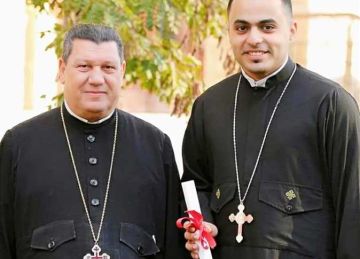 لأول مرة.. اختيار مسيحى سكندرى لتدريس الألحان القبطية في كنيسة كندية (صور)