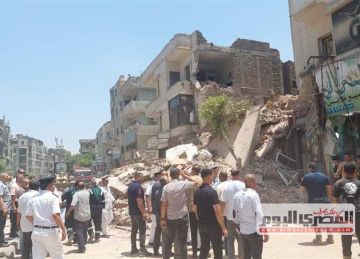 انهيار عقار مكون من 3 طوابق في شبرا دون إصابات.. وتحطم سيارات تحت الأنقاض (صور)