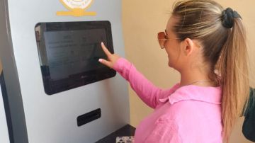 ماكينات ذاتية لشراء تذاكر زيارة منطقة سقارة الأثرية ..صور