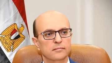 مصاب بطعنة نافذة في الرقبة.. فريق طبي بأسيوط ينجح في إنقاذ حياة شاب من الموت