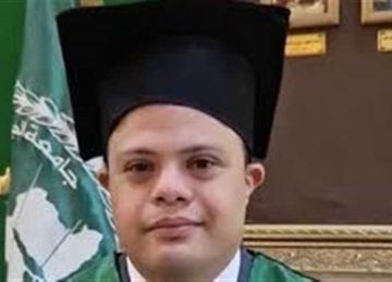  الخولي أول باحث من أصحاب متلازمة داون يناقش رسالة ماجستير في الإعلام (تفاصيل)