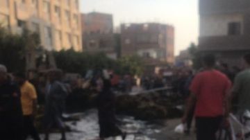 بطل جديد.. سائق يقود سيارة محملة بأطنان كتان مشتعلة ينقذ قرية القرشية بالغربية.. صور