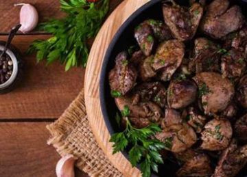 لماذا يفضل المصريون أكل الكبدة والكلاوي و فواكه اللحوم بـ عيد الأضحى؟... خبير أغذية يوضح