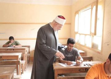 وكيل الأزهر يتفقد لجان امتحانات الشهادة الثانوية بقليوب ويشيد بالتزام الطلاب وانضباط اللجان (صور)