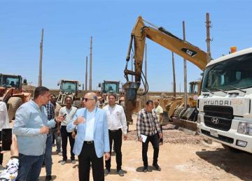 مكافأة تشجيعية للسائقين بالحملة الميكانيكية بعد زيارة محافظ المنيا المفاجئة