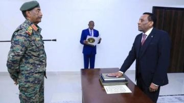 وكالة الأنباء السودانية: رئيس الوزراء الجديد يحل حكومة تصريف الأعمال