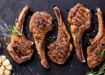  السر في التتبيلة .. طريقة عمل الريش الجوسي مع السلطات في العيد