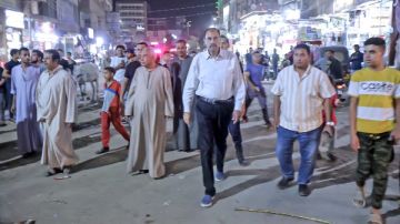 محافظ سوهاج: مستاء من تدني مستوى النظافة وانتشار الإشغالات بالشوارع محافظ سوهاج: مستاء من تدني مستوى النظافة وانتشار الإشغالات بالشوارع