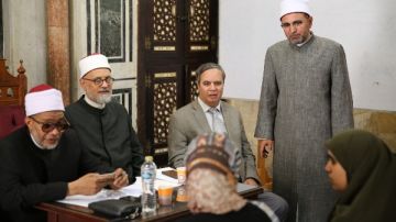 اختبارات الدورة الأولى لتأهيل الراغبين في العمل بالرواق الأزهري .. صور اختبارات الدورة الأولى لتأهيل الراغبين في العمل بالرواق الأزهري .. صور