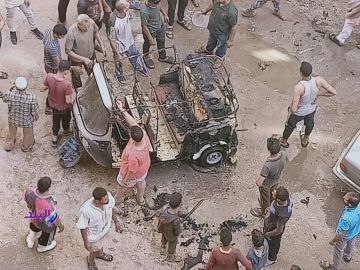 عامل يشعل النيران في توكتوك ابن عمه بالمنشأة في سوهاج عامل يشعل النيران في توكتوك ابن عمه بالمنشأة في سوهاج