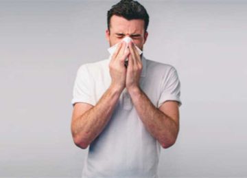 بعد تحذيرات الصحة العالمية من نيمبوس .. خبير أوبئة يكشف تفاصيل المتحور الجديد