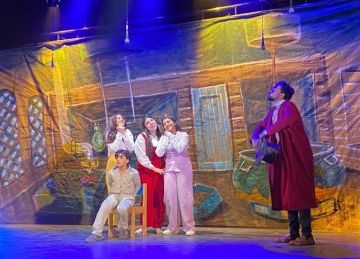  رحلة إلى مصنع الشيكولاتة على مسرح قصر ثقافة الأنفوشي بالإسكندرية (صور)