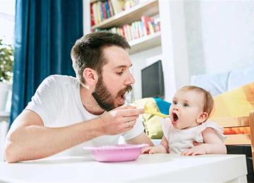 لأجل نمو صحي.. اليونيسيف : بدء إدخال الطعام التكميلي للرضع في عمر 6 أشهر و4 أنواع مثالية منها