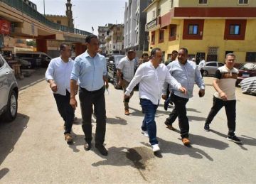 محافظ أسيوط يوجه بإنشاء منافذ بيع لتوفير السلع الأساسية للمواطنين بأسعار مناسبة