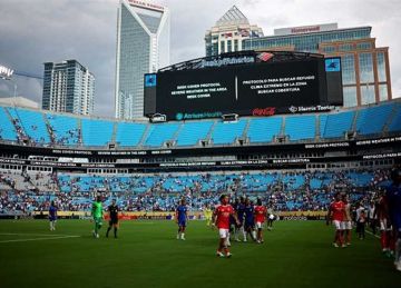 أمريكا في مرمى الانتقادات بعد فوضى مونديال الأندية.. وتحذيرات بشأن كأس العالم 2026 أمريكا في مرمى الانتقادات بعد فوضى مونديال الأندية.. وتحذيرات بشأن كأس العالم 2026