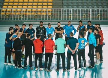 بعد 6 أعوام داخل القلعة الحمراء.. لاعب الأهلي لليد يعلن رحيله