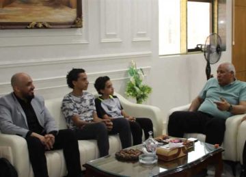 محافظ الوادي الجديد يبحث سبل رقمنة الخدمات الحكومية وتأهيل الكوادر الشبابية