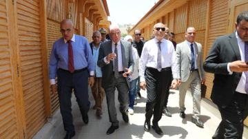 من حديقة الأزبكية إلى جروبي.. مستشار رئيس الجمهورية ومحافظ القاهرة يتفقدان تطوير القاهرة الخديوية