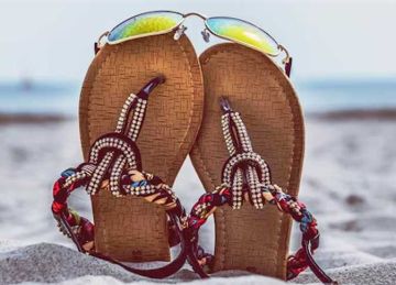 هل ترتدي الشبشب يوميا؟ إليك 3 أسباب وراء ألم ظهرك هل ترتدي الشبشب يوميا؟ إليك 3 أسباب وراء ألم ظهرك