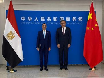 وزير الاستثمار ووزير التجارة الصيني يبحثان تنظيم منتدى الترويج للاستثمار في مصر وزير الاستثمار ووزير التجارة الصيني يبحثان تنظيم منتدى الترويج للاستثمار في مصر