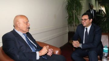 وزير الثقافة يستقبل السير مجدي يعقوب قبيل احتفالية تكريمه والإعلان عن تفاصيل تمثال طبيب القلوب 